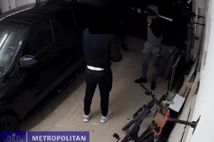 Fudbaler Arsenala se spasio pljačke - Hteli da mu ukradu automobil, pa se pokajali